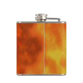 Kleurrijke Phoenix die tegen een vurige achtergron Heupfles (Achterkant)