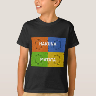 Kleurrijke Pop Art Collage & "Hakuna Matata" Beric T-shirt