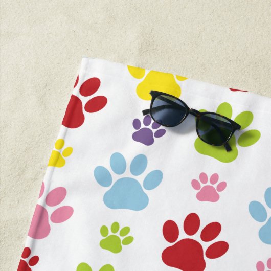 Kleurrijke poten, Paw Pattern, Dog Paws, Paw Print Strandlaken (In situ)