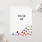Kleurrijke Puppy Paw Prints met aangepaste tekst Kaart (Voorkant / Achterkant in situ)