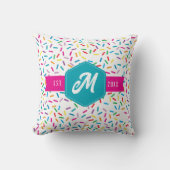 Kleurrijke Rainbow Sprinkles Retro Monogram Kussen (Voorkant)