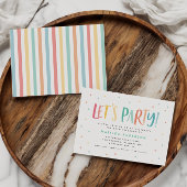 Kleurrijke regenboog laat feestelijke verjaardagsu