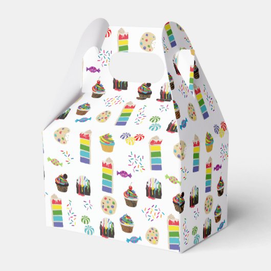 Kleurrijke regenboogtaart strooit verjaardagsfeest bedankdoosjes (Achterkant)