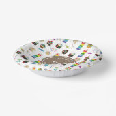 Kleurrijke regenboogtaart strooit verjaardagsfeest papieren kommen (Gebogen)