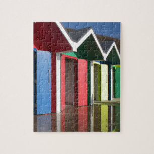 Kleurrijke rode blauwe gele strandhutten   cabine legpuzzel