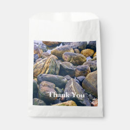 Kleurrijke rotsen bedankzakje