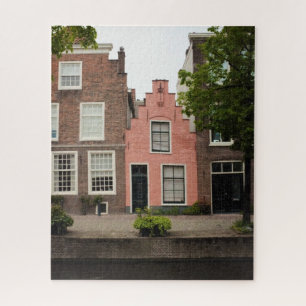 Kleurrijke Roze Hollandse grachtenpand Leiden Nede Legpuzzel