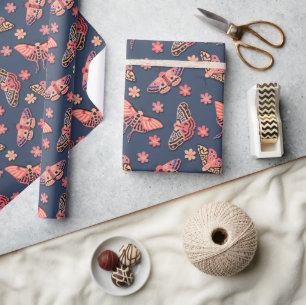 Kleurrijke roze, perzik motten & bloemen patroon cadeaupapier