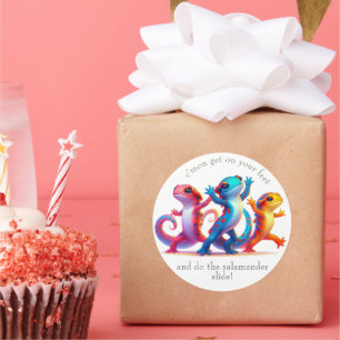 Kleurrijke Salamanders doen de Salamander Slide Ronde Sticker