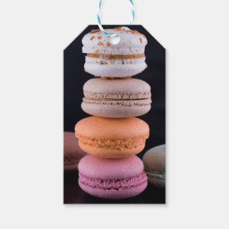Kleurrijke stapel Franse Macarons Cadeaulabel