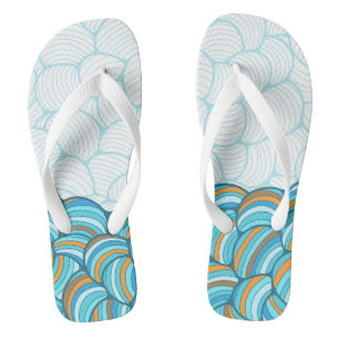 Kleurrijke stenen l Strand en blauwe lucht l vakan Teenslippers