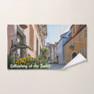 Kleurrijke straat in Rothenburg ob der Tauber Handdoek