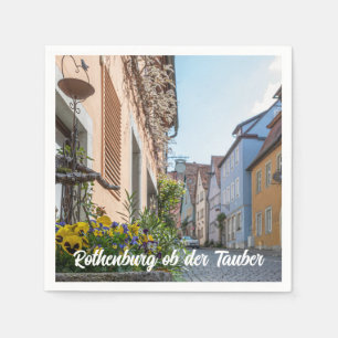 Kleurrijke straat in Rothenburg ob der Tauber Servet