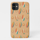 Kleurrijke surfplanken en zonnen tegen goudkleurig Case-Mate iPhone case (Achterkant)