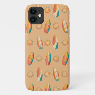 Kleurrijke surfplanken en zonnen tegen goudkleurig iPhone 11 hoesje