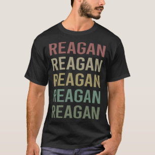 Kleurrijke tekst kunst - Reagan naam T-shirt
