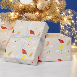 Kleurrijke vliegers in lucht Pastel Beige Kinderen Cadeaupapier