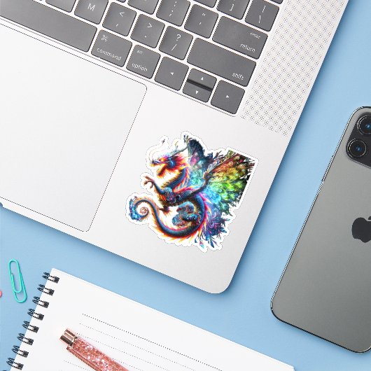 Kleurrijke Vuurdraak Sticker (Laptop met iPhone)