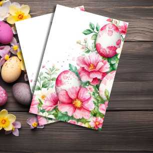 Kleurrijke waterverf paaseieren en bloemen tissuepapier