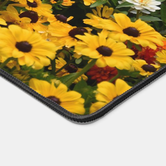 Kleurrijke Zinnia's en Gouden Rudbeckias Bloemen Bureaumat (Hoek)