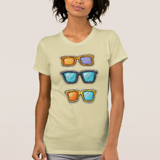 Kleurrijke Zonnebril Trio Retro Modeontwerp T-shirt