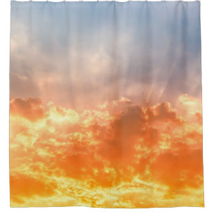 Kleurrijke zonsondergang: vurige hemel schemering. douchegordijn