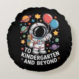 kleuterschool en verder astronaut ruimte rond kussen