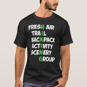Klimmen van de bergbeklimmer op de berguitrusting t-shirt