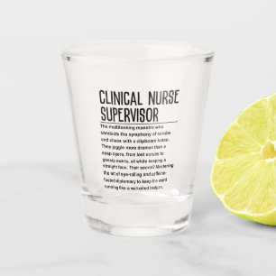 Klinisch verpleegkundige supervisor shot glas