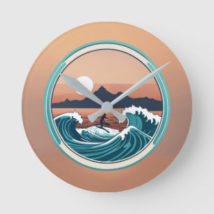 Klok in de vorm van een oceaangolf