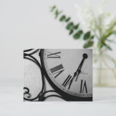 KLOK IN ZWART & WIT BRIEFKAART (Staand voorkant)