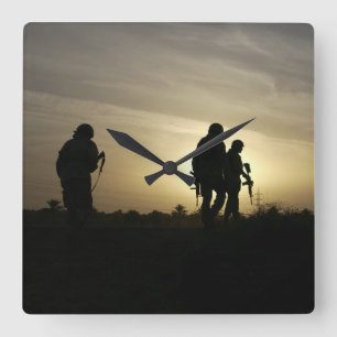 Klok voor thuiswand retourneren