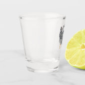 Klop hem! tekst met een kleine ongerustheid shot glas (Links)