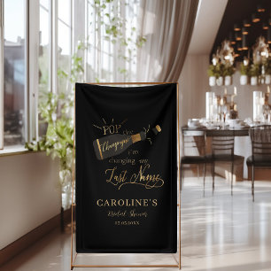 Knal de champagne, ik verander mijn achternaam! spandoek