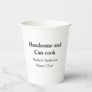 Knap en kan koken en naam toevoegen master chef da papieren bekers