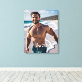 Knap Man op een strand Canvas Afdruk (Insitu (Houten vloer))