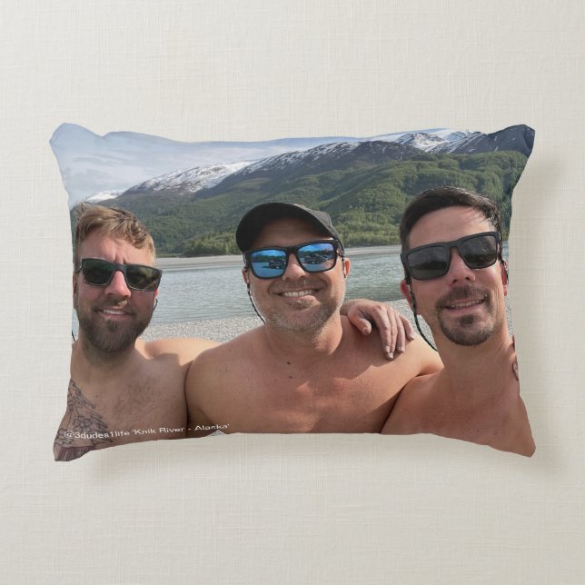 Knik River Selfie Accent Pillow @3dudes1life Accent Kussen (Voorkant)