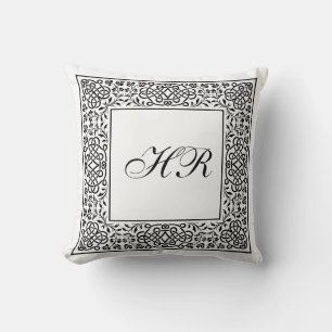  Knotwork Monogram Kussen