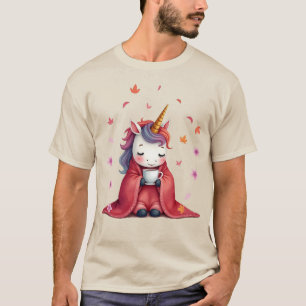 Knuffelige Eenhoorn gewikkeld in een deken die kof T-shirt