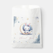 knuffig konijn zittend op de maan bedankzakje (Voorkant)