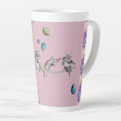 Koala Aquarelle rose Anniversaire Fête Latte Mug (Angle droit)