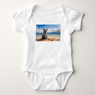Koala kijkt naar de oceaan romper