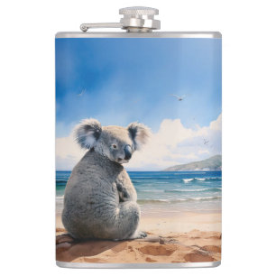 Koala op zandstrand heupfles
