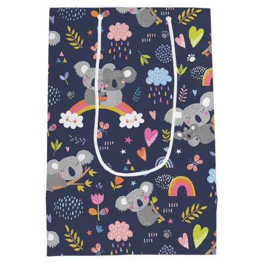 Koala Rainbow Love Pattern Medium Cadeauzakje (Achterkant)