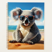Koala sur une plage de sable (Devant)