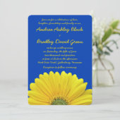 Kobalt Blue Yellow Gerber Daisy Wedding Invitation Kaart (Staand voorkant)