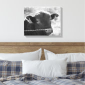 Koe achter Barbed Wire Black en White 11x14 Canvas Afdruk (Insitu (Slaapkamer))