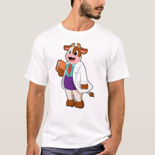 Koe als verpleegster met boek t-shirt
