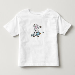 Koe als verpleegster met hart en spuit kinder shirts