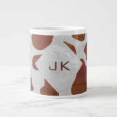 Koe bruin en wit monogram jumbo mok (Voorkant)